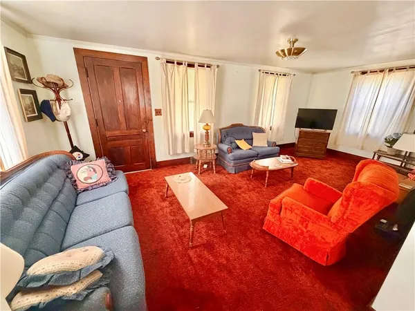 $1,300 | 7817 National Pike East, Uniontown, PA 15401