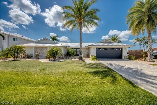 $995,000 | 11599 Island Avenue, Matlacha, FL 33993