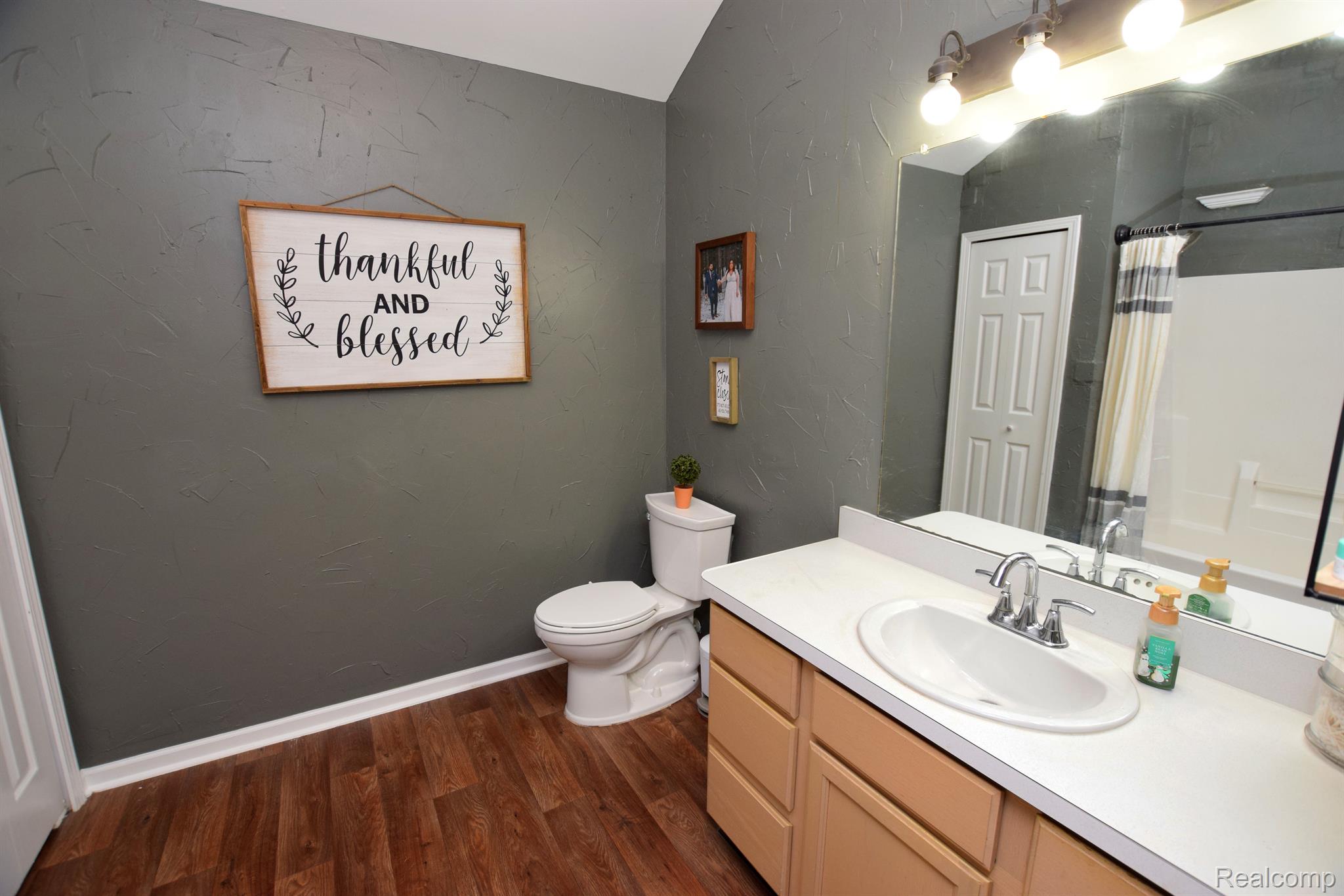 9643 Silver Lake Road Linden, MI 48451 - Photo 11 of 21 Master Bath