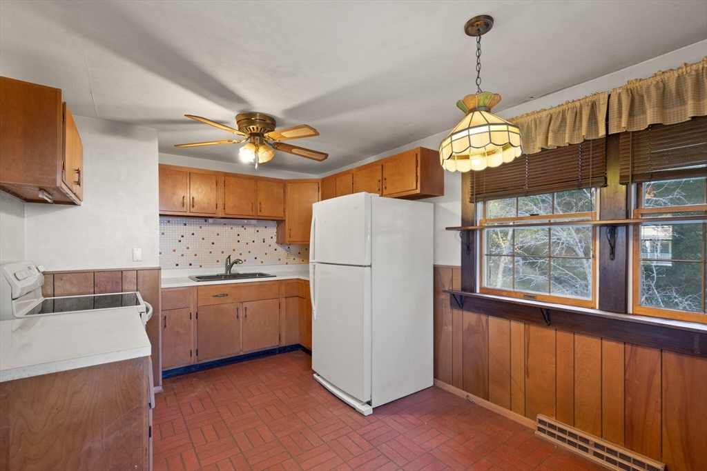 3 Ronna Road Gloucester, MA 01930 - Photo 3 of 22 Gallery Image 3