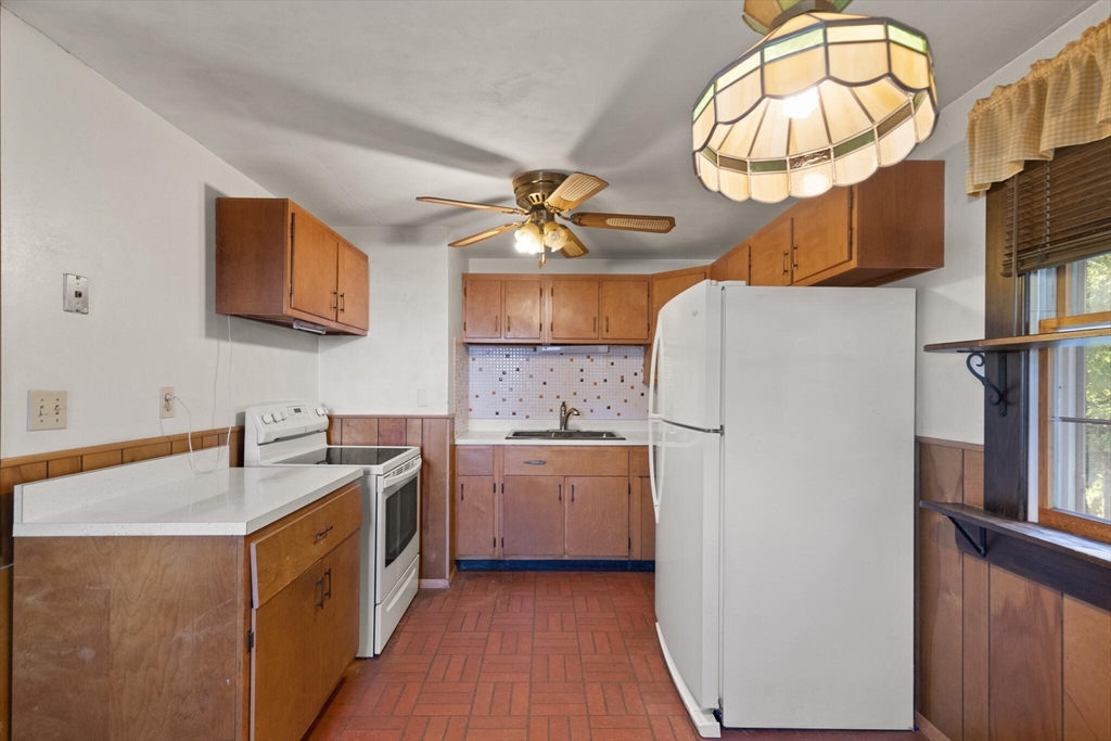 3 Ronna Road Gloucester, MA 01930 - Photo 7 of 22 Gallery Image 7