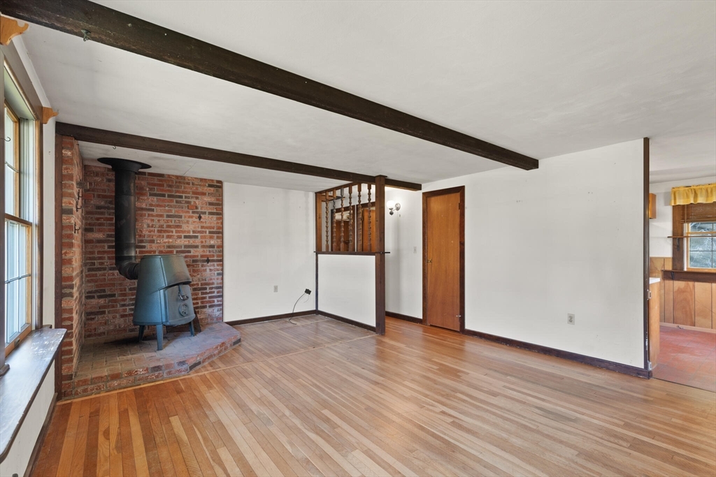 3 Ronna Road Gloucester, MA 01930 - Photo 8 of 22 Gallery Image 8