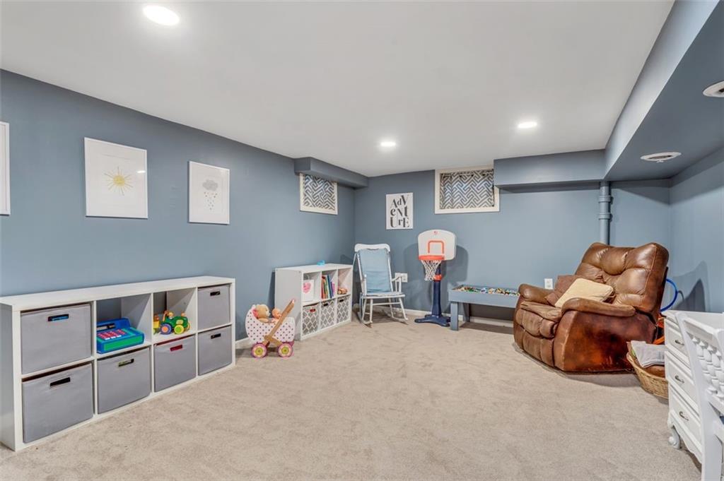 118 Lambeth Drive Pittsburgh, PA 15241 - Photo 16 of 25