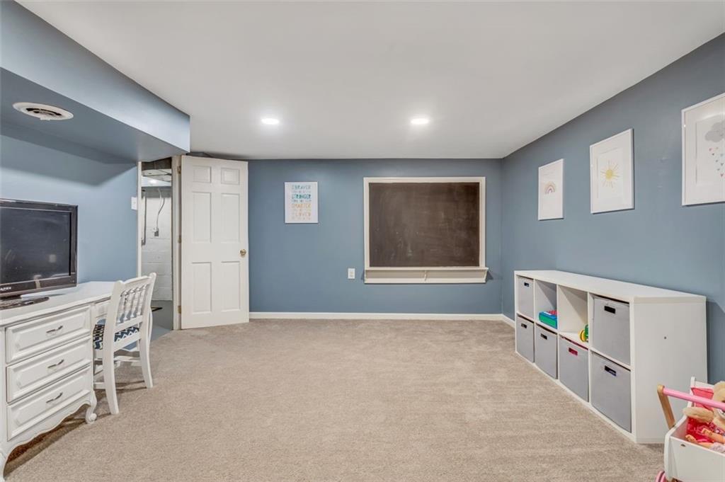 118 Lambeth Drive Pittsburgh, PA 15241 - Photo 17 of 25