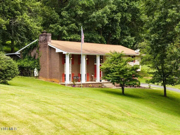 $359,000 | 4408 Fieldstone Drive, Kingsport, TN 37664