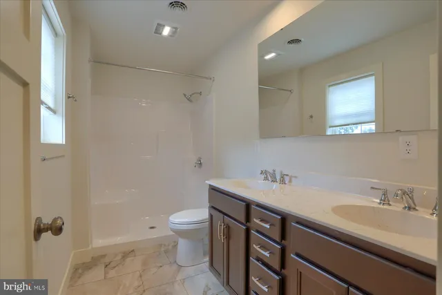 $2,300 | 45 North Penn Street, Palmyra, PA 17078