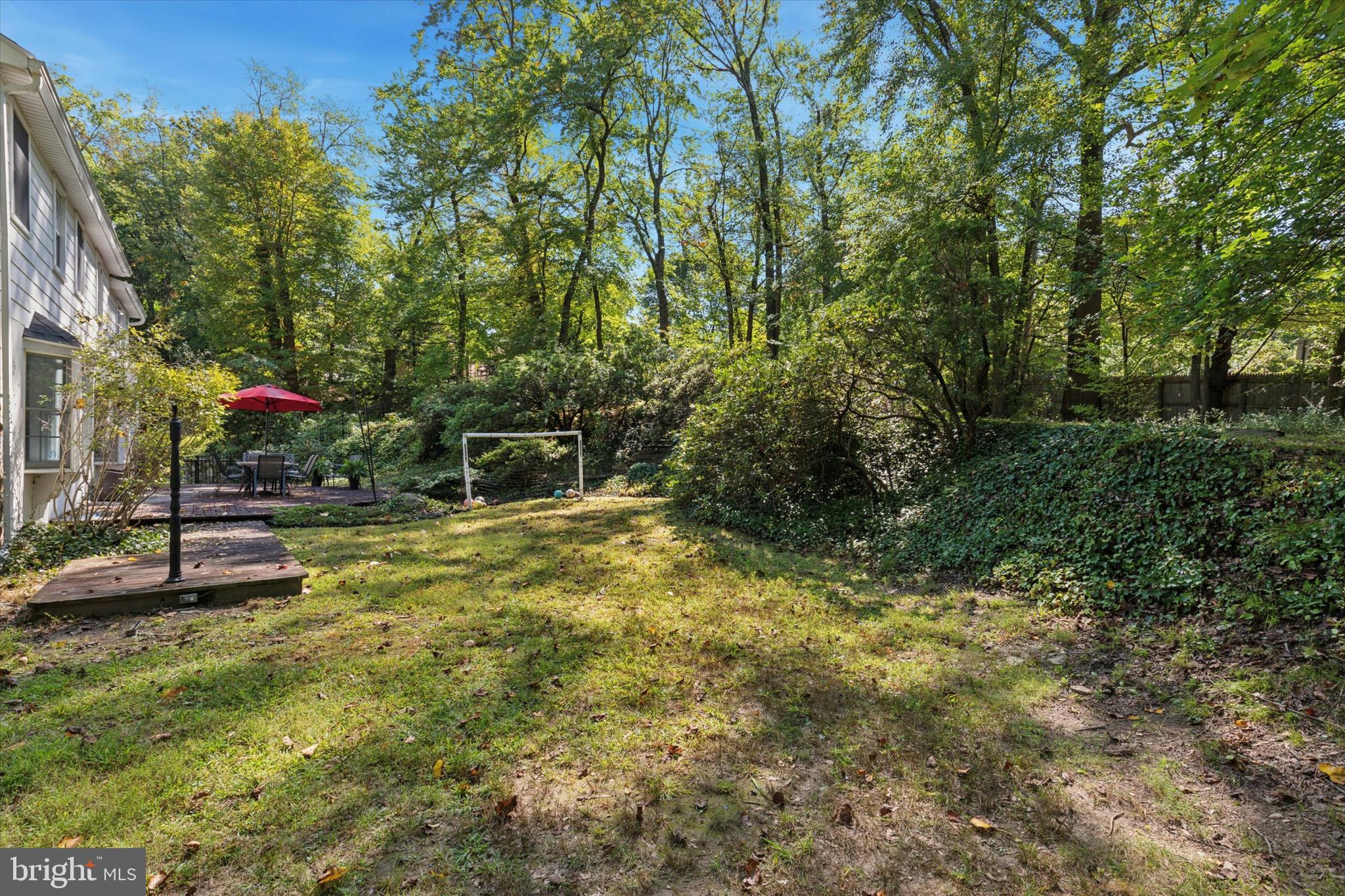 711 Custis Road Glenside, PA 19038 - Photo 38 of 53 a backyard of a house with lots of green space