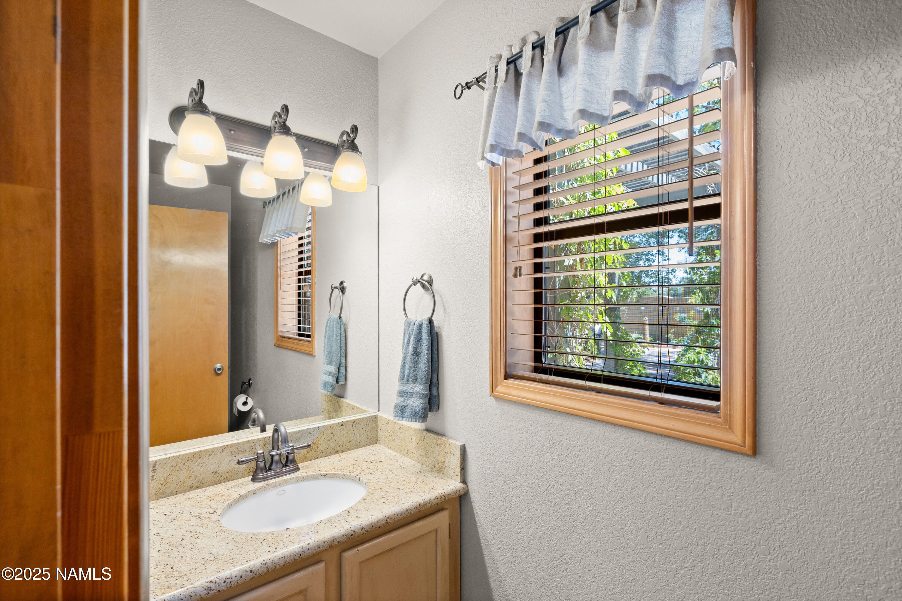 9655 Pioneer Valley Road Flagstaff, AZ 86004 - Photo 17 of 51 Half Bath