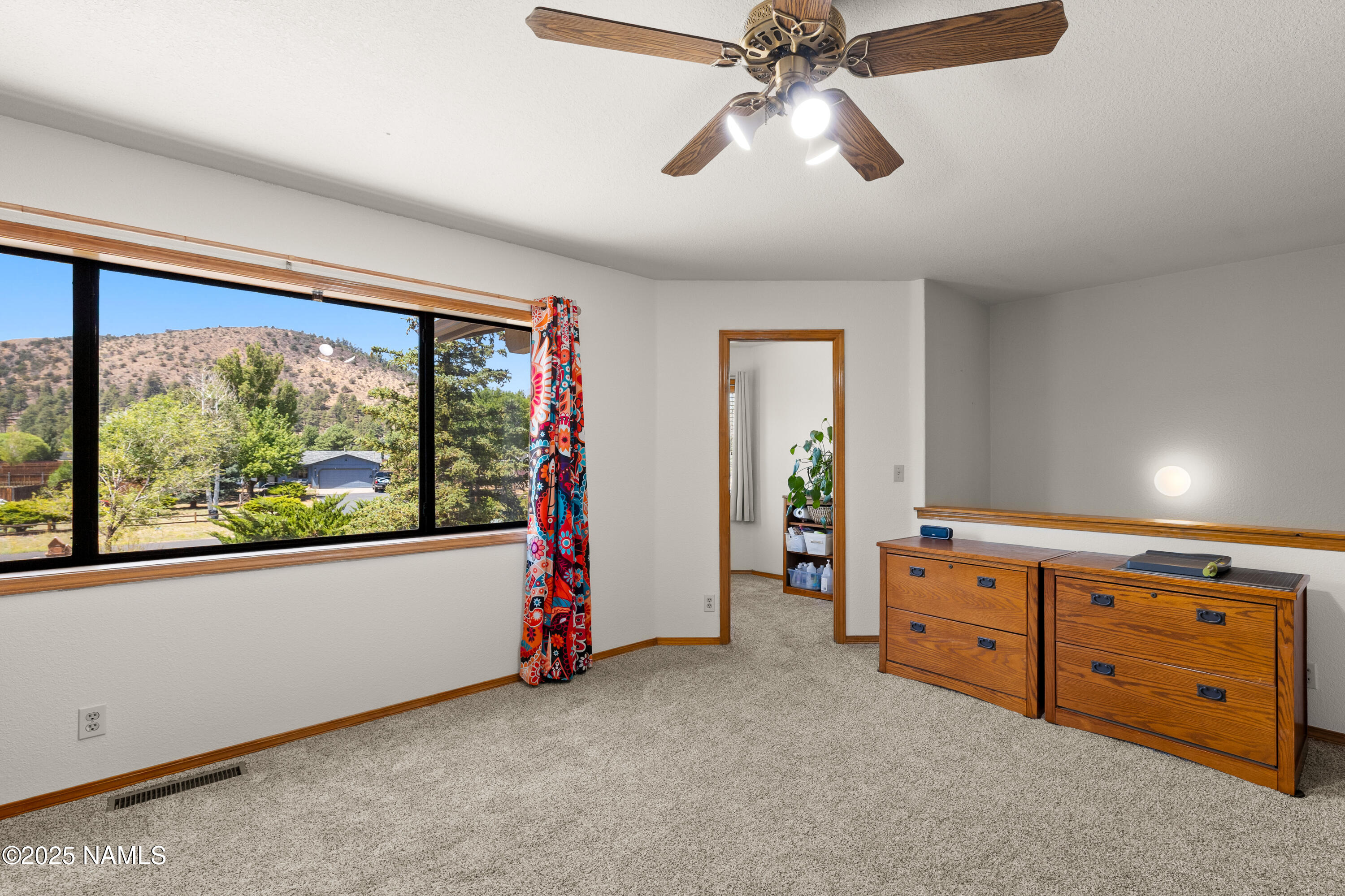 9655 Pioneer Valley Road Flagstaff, AZ 86004 - Photo 20 of 51 Loft Family Room