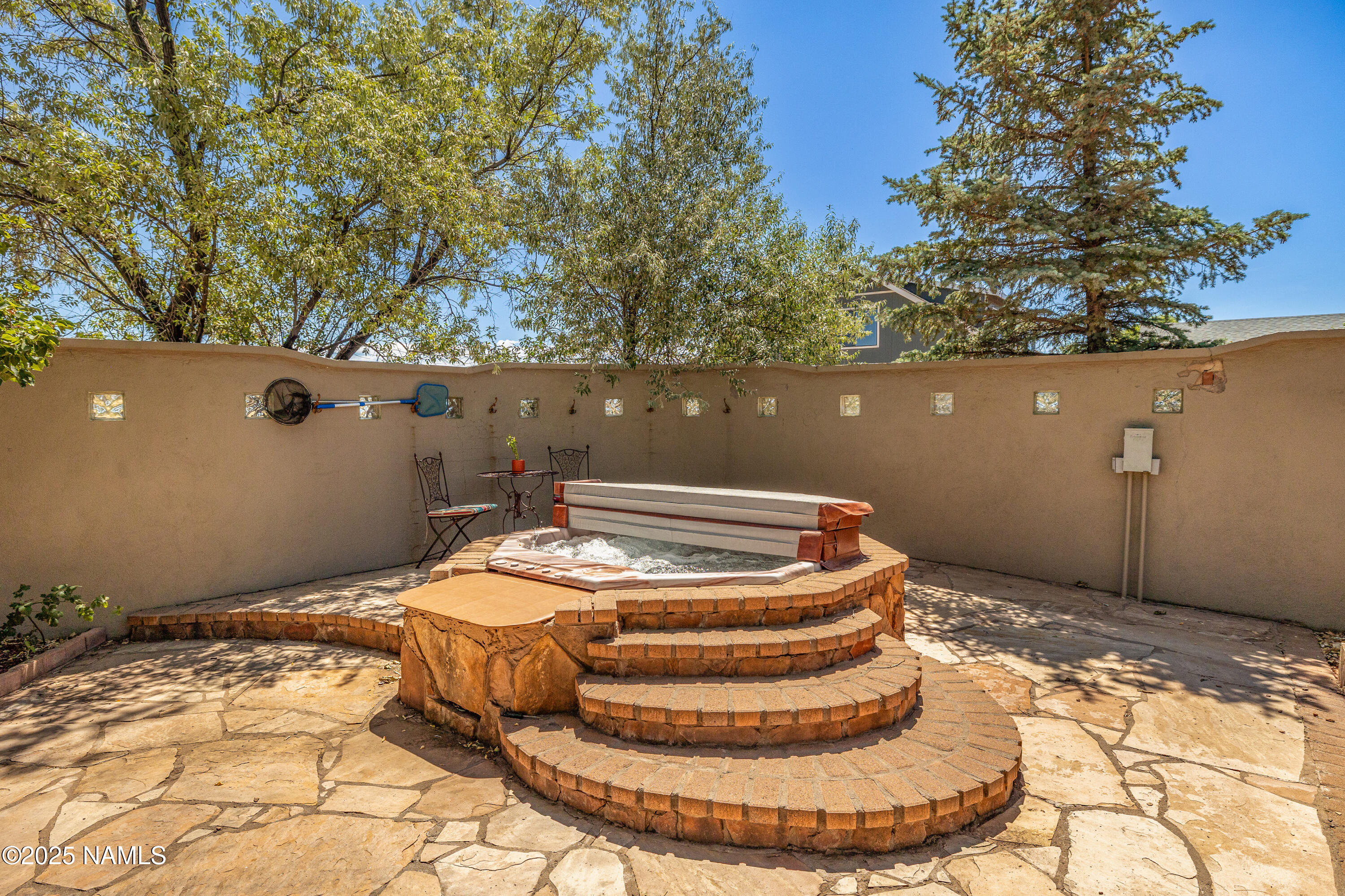 9655 Pioneer Valley Road Flagstaff, AZ 86004 - Photo 42 of 51 Jacuzzi