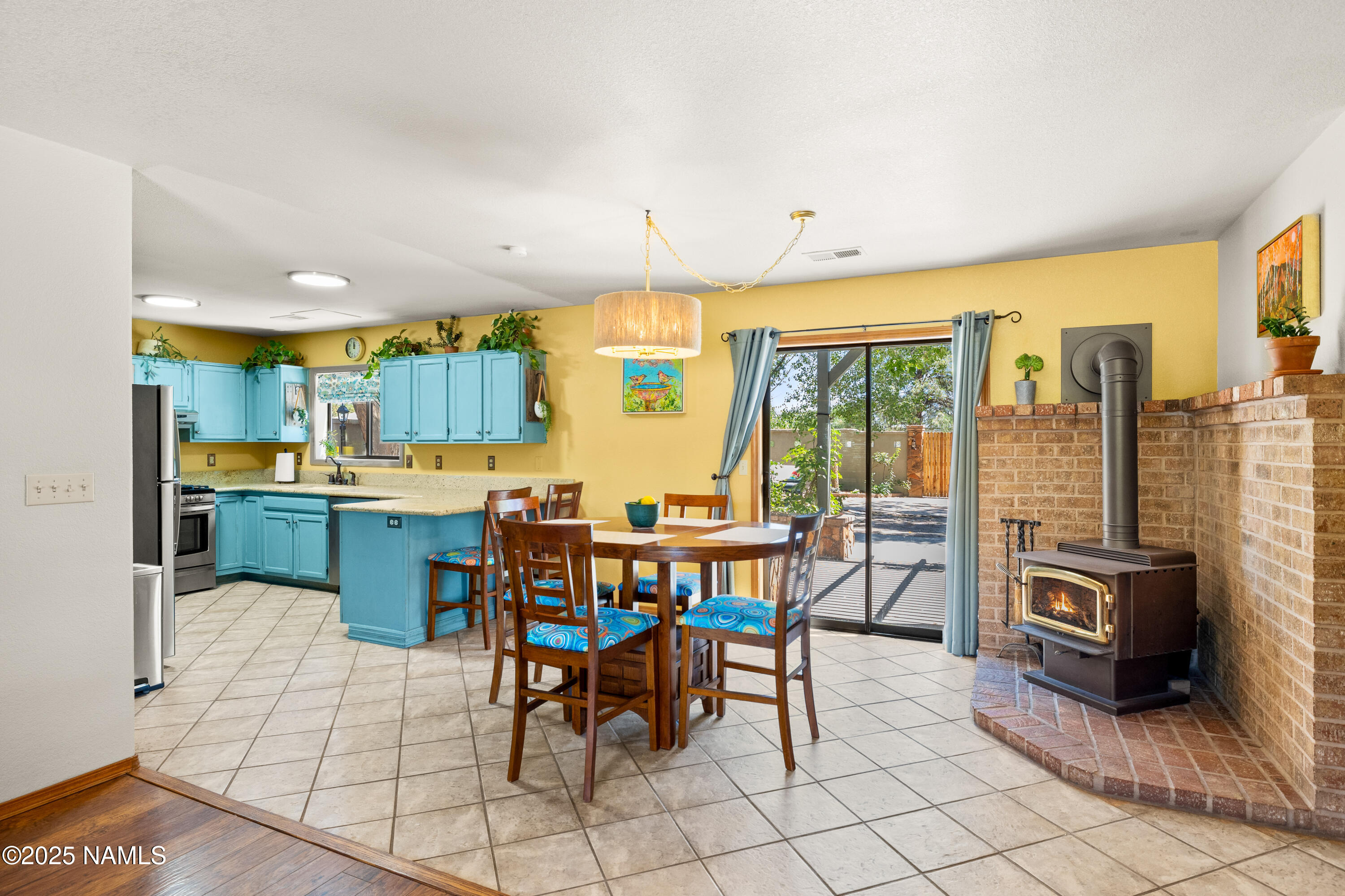 9655 Pioneer Valley Road Flagstaff, AZ 86004 - Photo 7 of 51 Dining Area