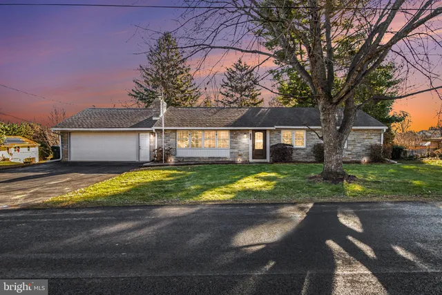 $399,750 | 14 Greenway Drive, Mechanicsburg, PA 17055