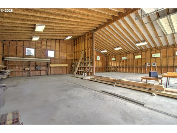 $3,200,000 | 94621 North Bank Rogue River Road, Gold Beach, OR 97444