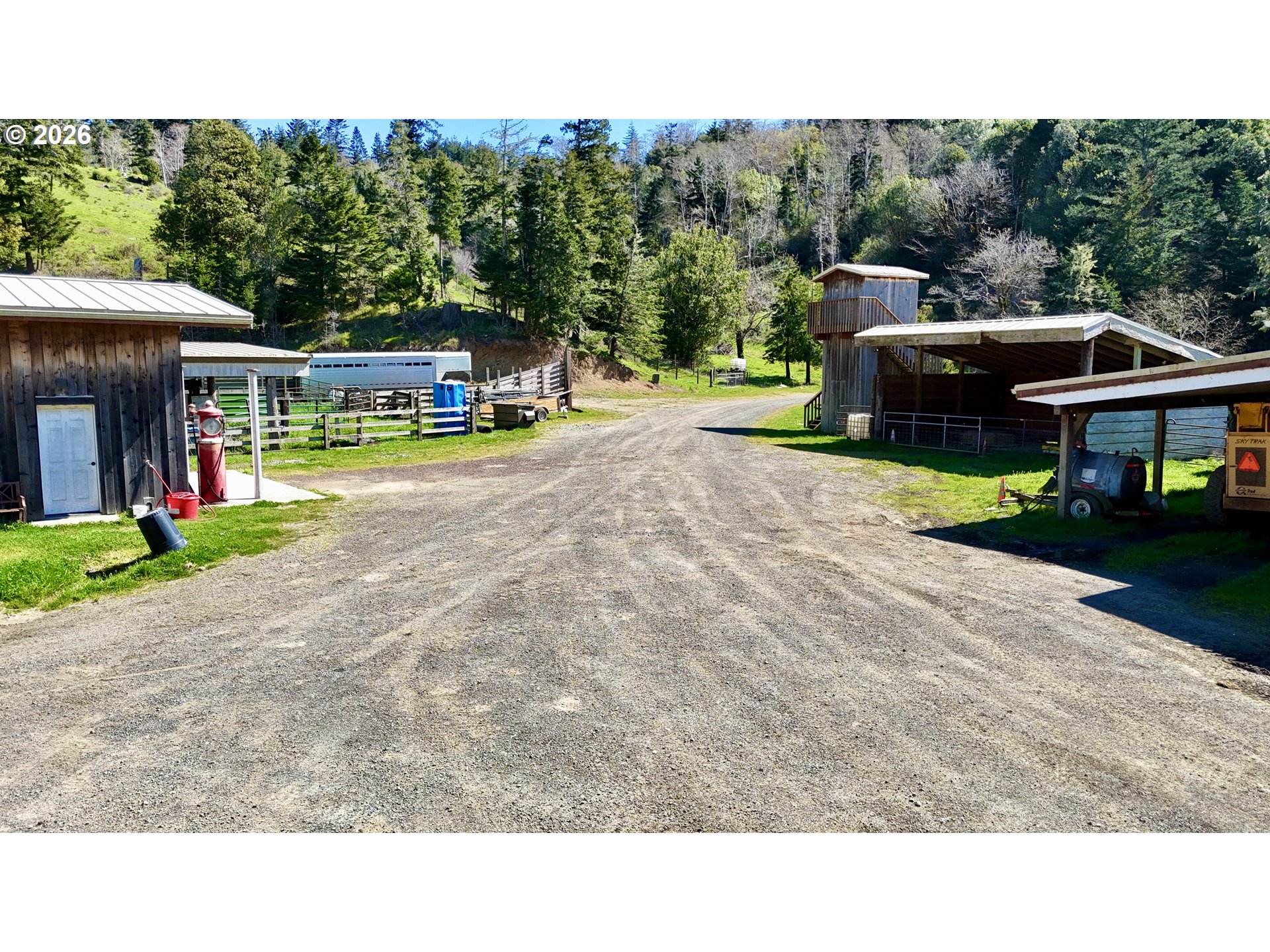 94621 North Bank Rogue River Road Gold Beach, OR 97444 - Photo 20 of 38