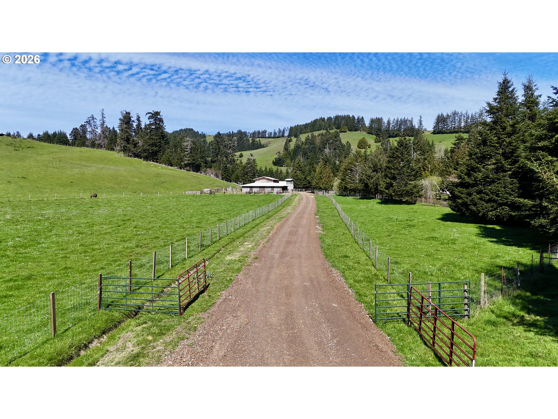 94621 North Bank Rogue River Road Gold Beach, OR 97444 - Photo 23 of 38 Driveway
