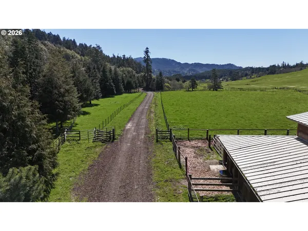 $3,200,000 | 94621 North Bank Rogue River Road, Gold Beach, OR 97444