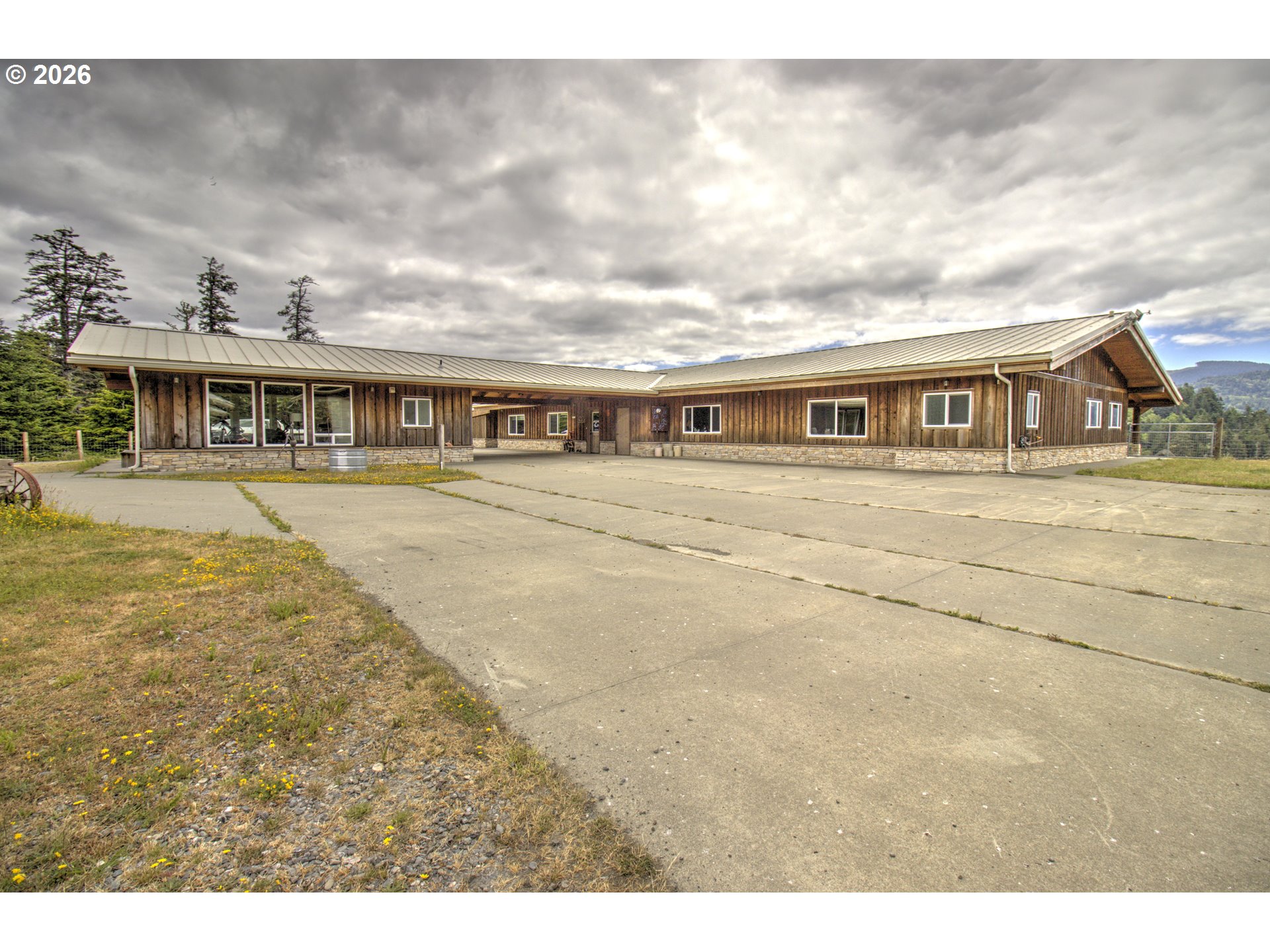 94621 North Bank Rogue River Road Gold Beach, OR 97444 - Photo 3 of 38