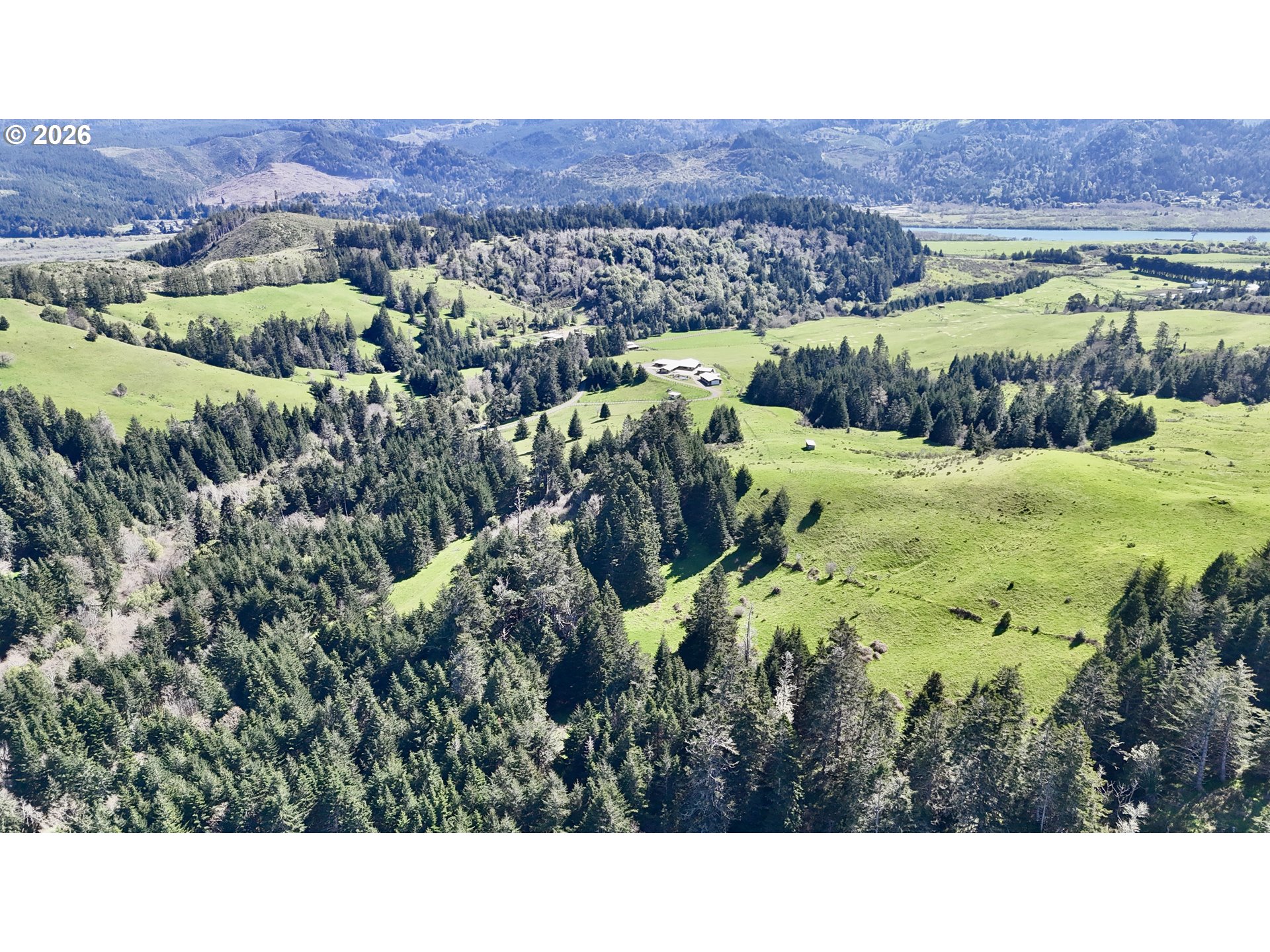 94621 North Bank Rogue River Road Gold Beach, OR 97444 - Photo 33 of 38