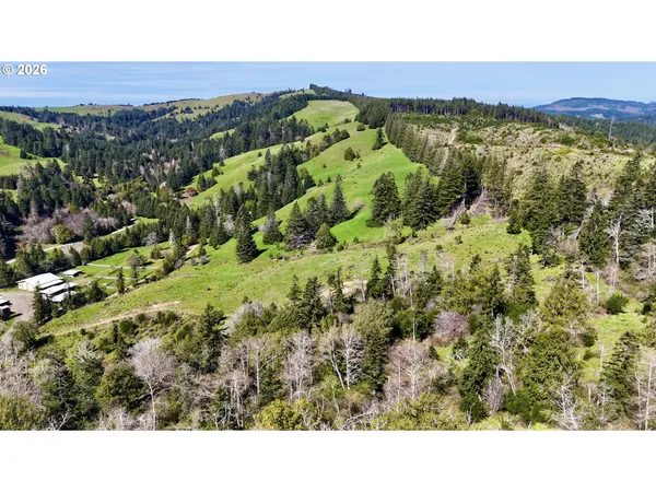 $3,200,000 | 94621 North Bank Rogue River Road, Gold Beach, OR 97444