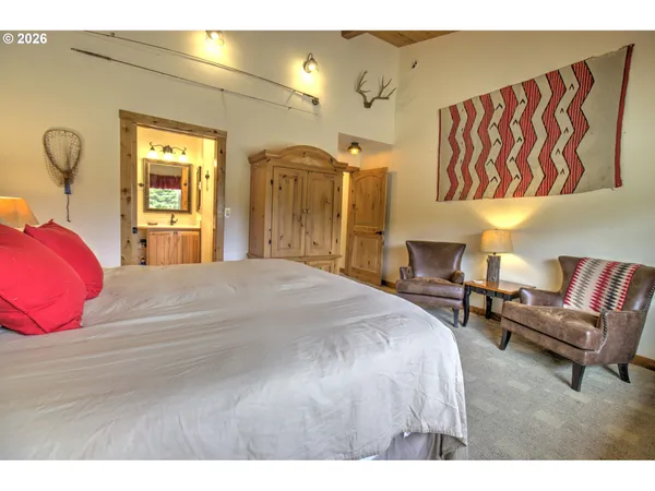 $3,200,000 | 94621 North Bank Rogue River Road, Gold Beach, OR 97444