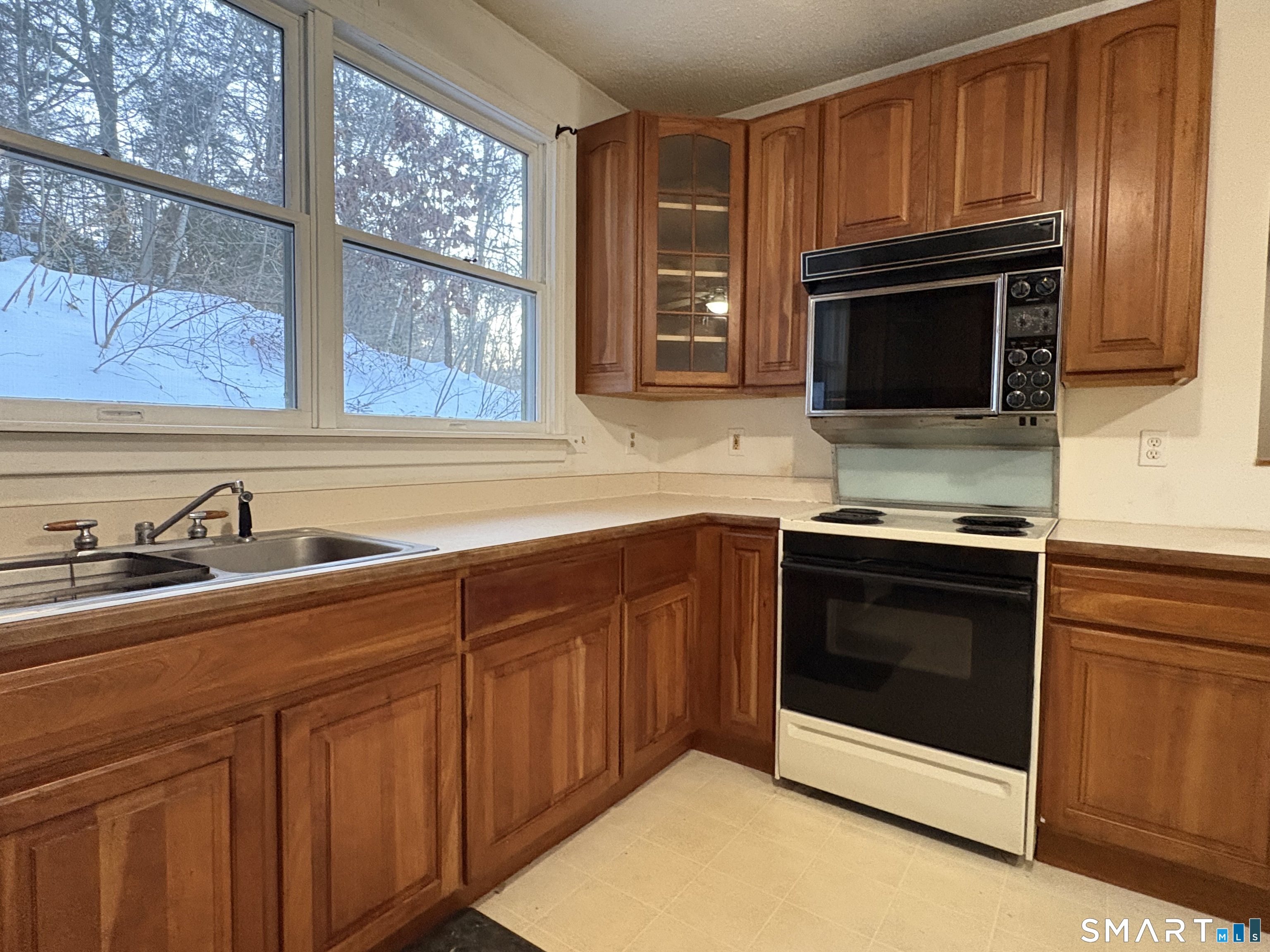 173 Leesville Road, Unit B East Haddam, CT 06469 - Photo 10 of 14