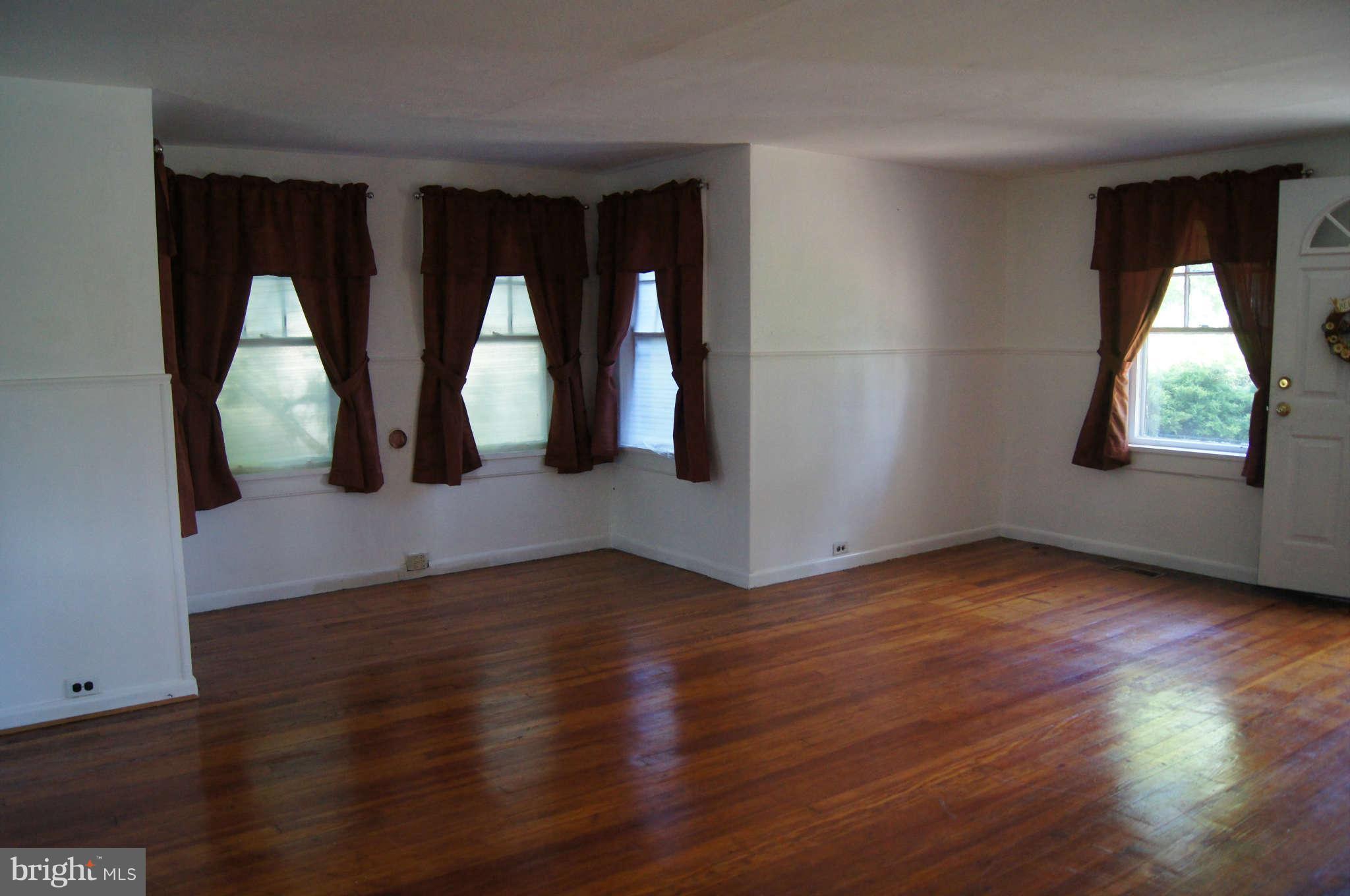 2913 Singerly Road Elkton, MD 21921 - Photo 10 of 17 Living Room