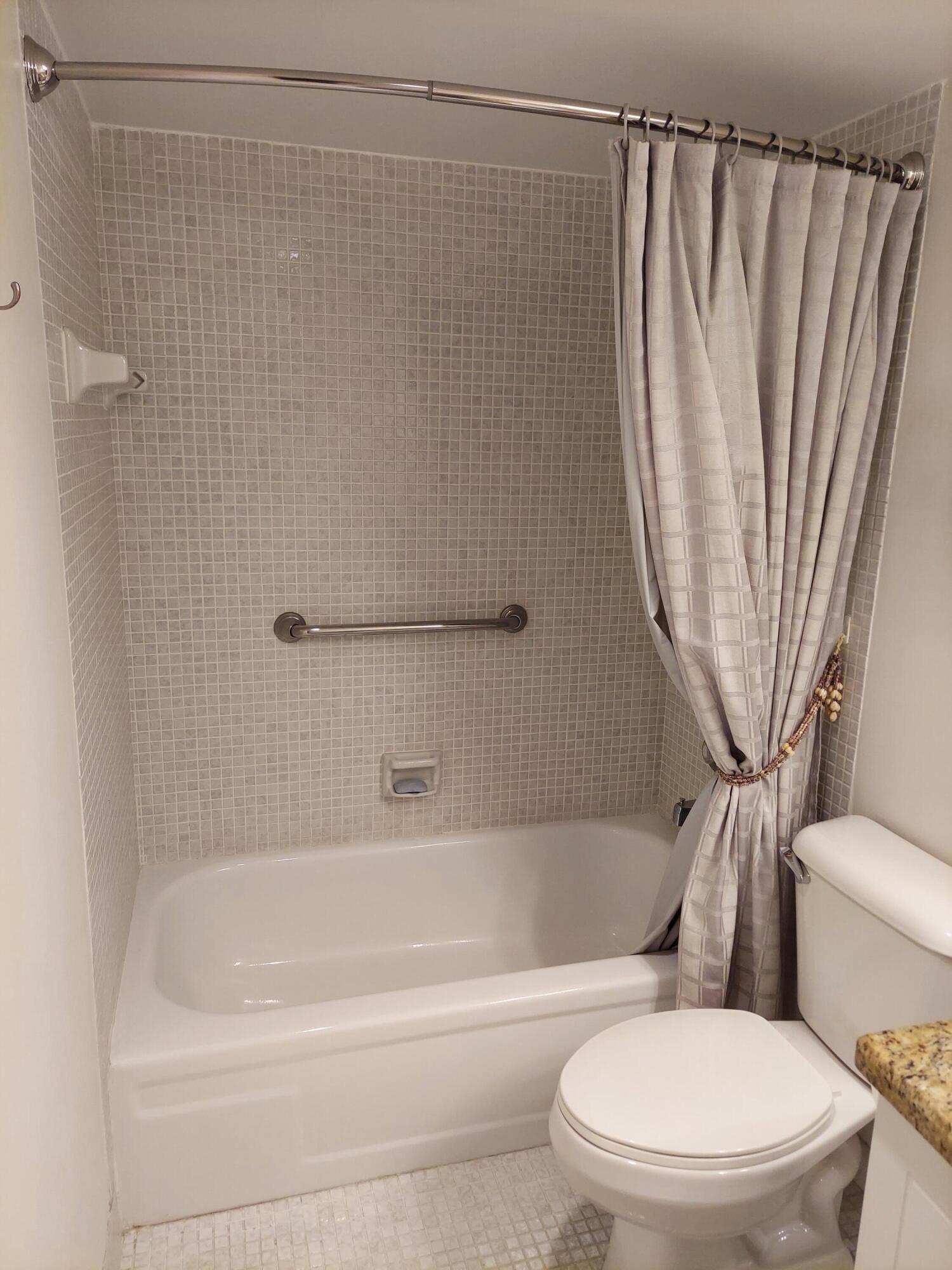 1016 Rexford Drive, Unit 1016 Boca Raton, FL 33434 - Photo 17 of 22 Bathroom 2 View 2