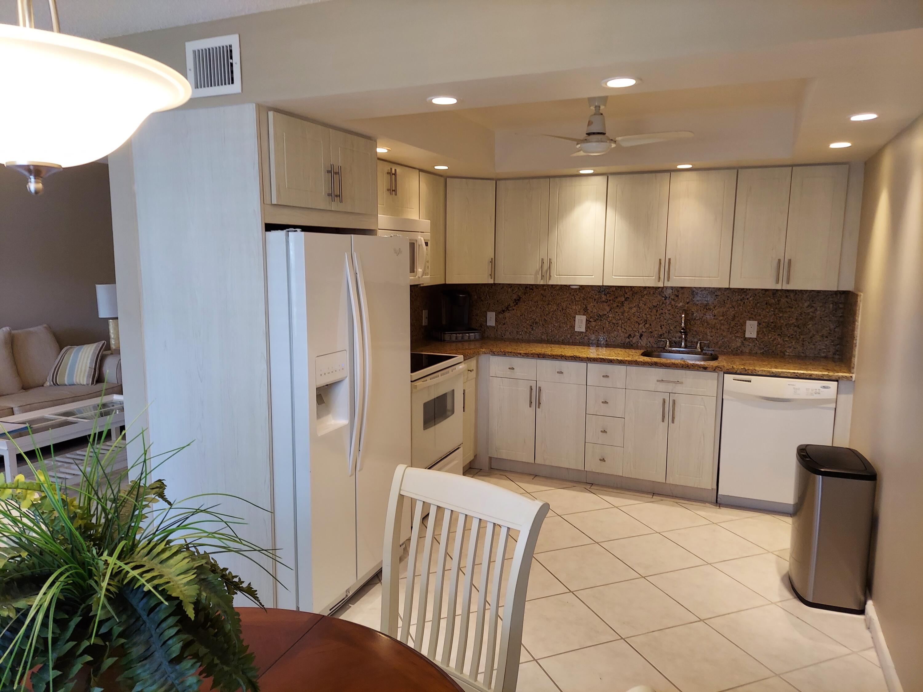 1016 Rexford Drive, Unit 1016 Boca Raton, FL 33434 - Photo 2 of 22 1016 Rexford A