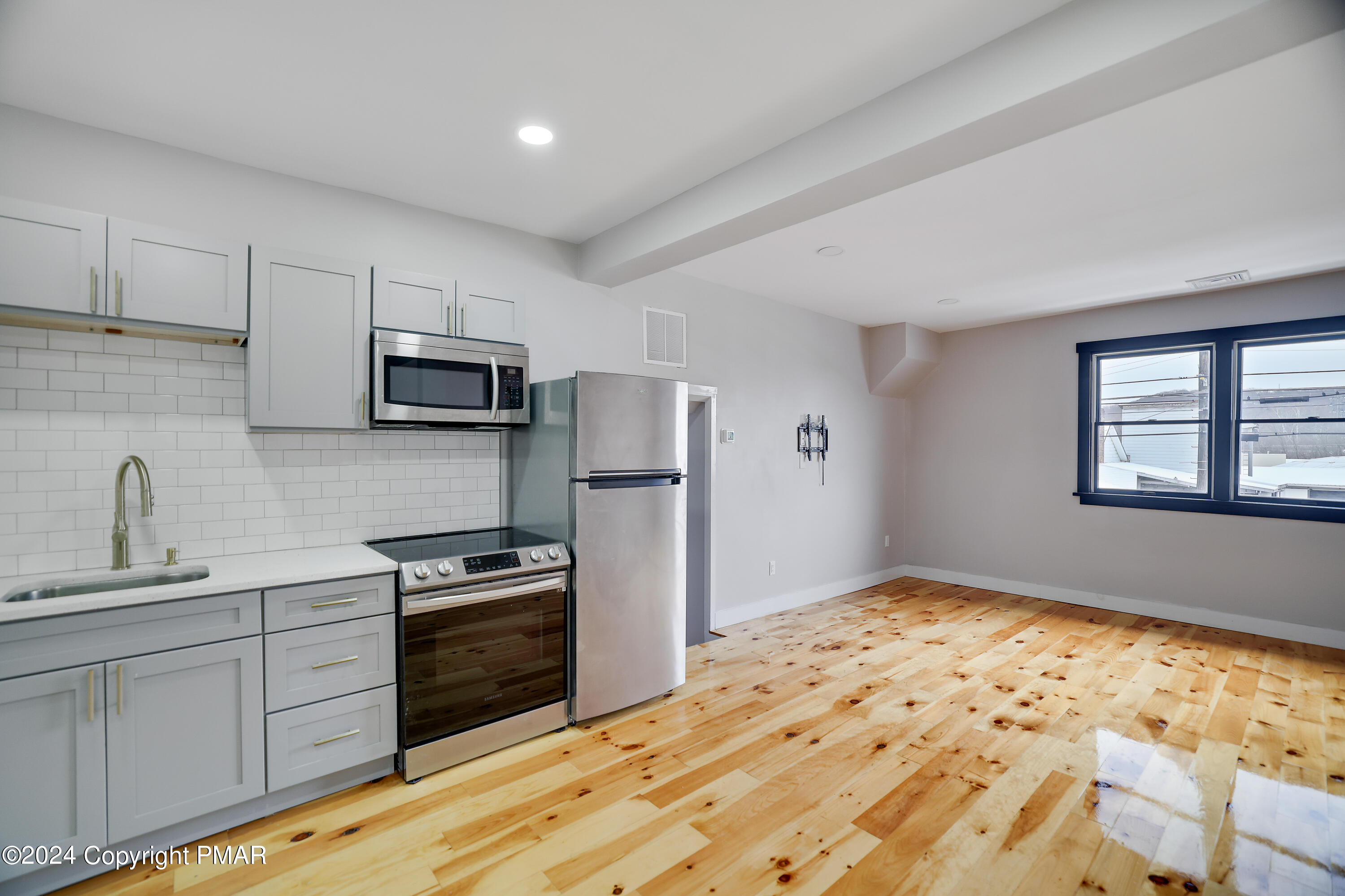 316 Main Street, Unit 1 Roaring Spring, PA 16673 - Photo 2 of 19 RBR53877