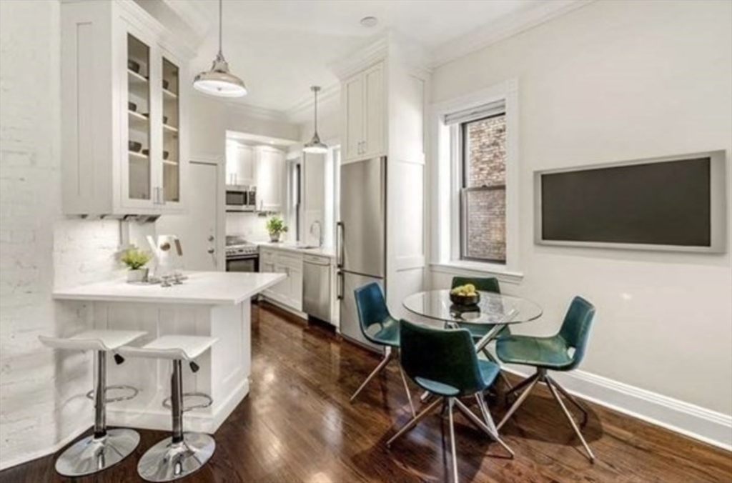 382 Commonwealth Avenue, Unit 13 Boston, MA 02215 - Photo 3 of 16