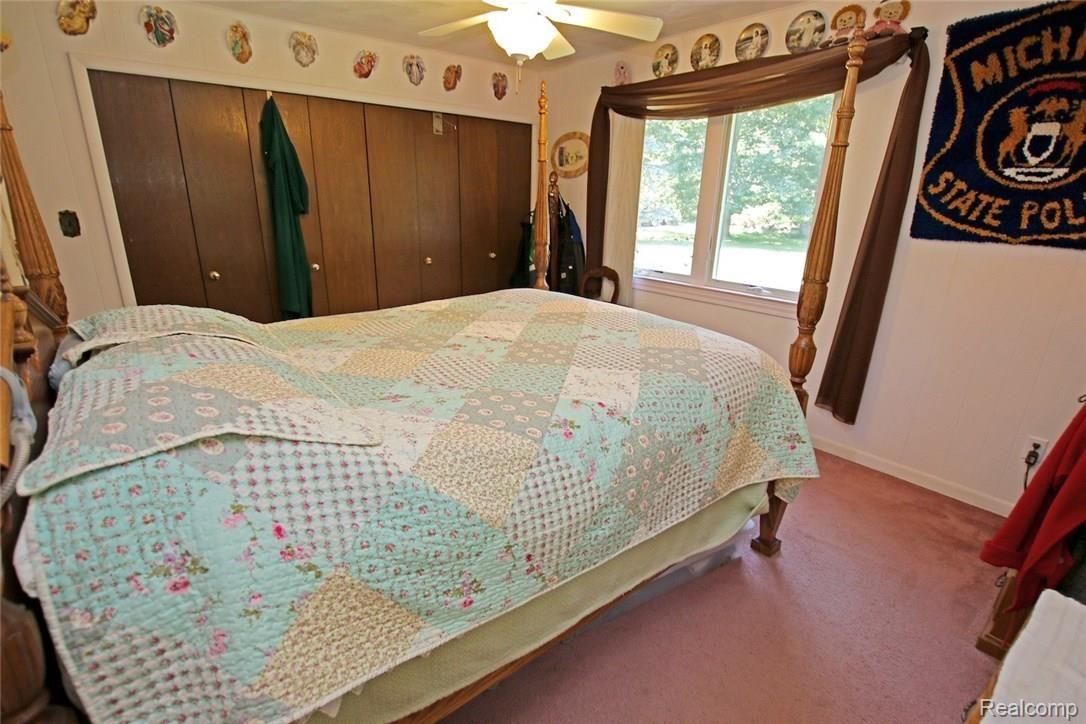 6451 Oakhill Road Clarkston, MI 48348 - Photo 31 of 52 31) Master Bedroom.jpg