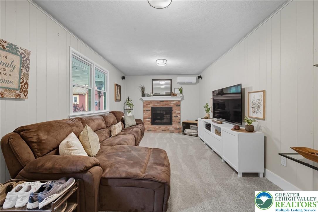 4493 Spring Drive Center Valley, PA 18034 - Photo 10 of 21