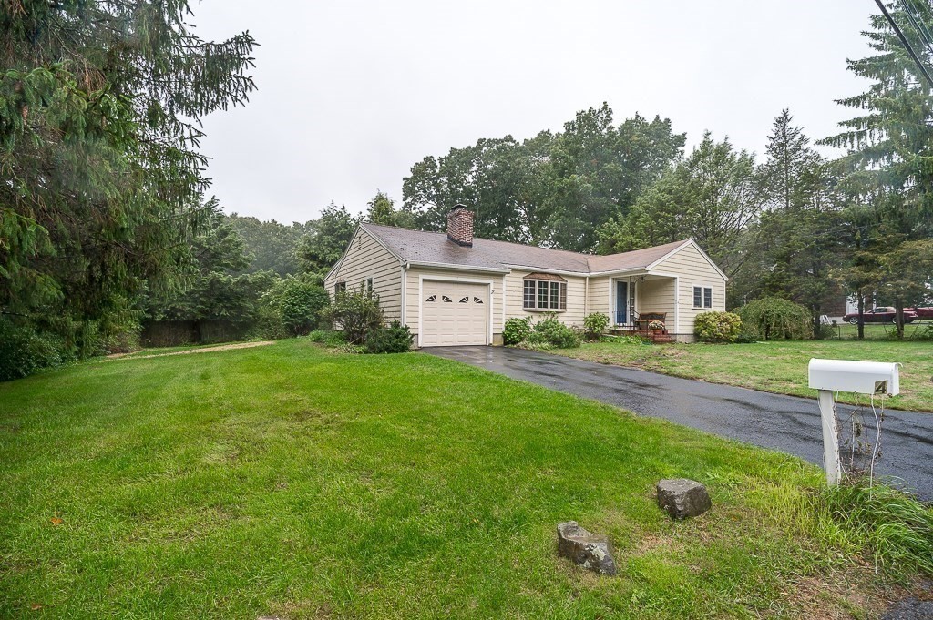 4 Cedarview Road Ipswich, MA 01938 - Photo 4 of 20 a house view with a garden space