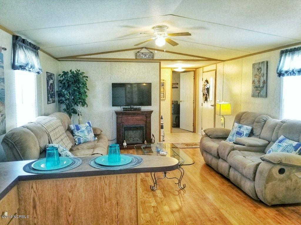 1256 Watts Landing Road Hampstead, NC 28443 - Photo 6 of 22 INTERIOR