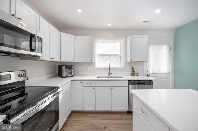 $303,000 | 218 Shorewood Drive, Colonial Beach, VA 22443