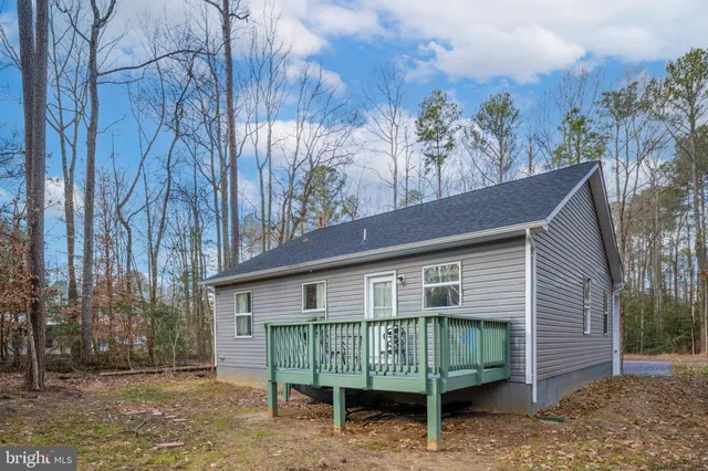 $303,000 | 218 Shorewood Drive, Colonial Beach, VA 22443