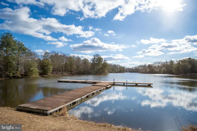 $303,000 | 218 Shorewood Drive, Colonial Beach, VA 22443