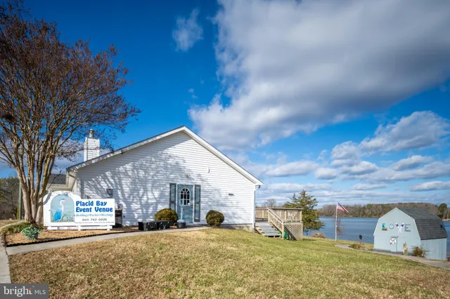 $303,000 | 218 Shorewood Drive, Colonial Beach, VA 22443