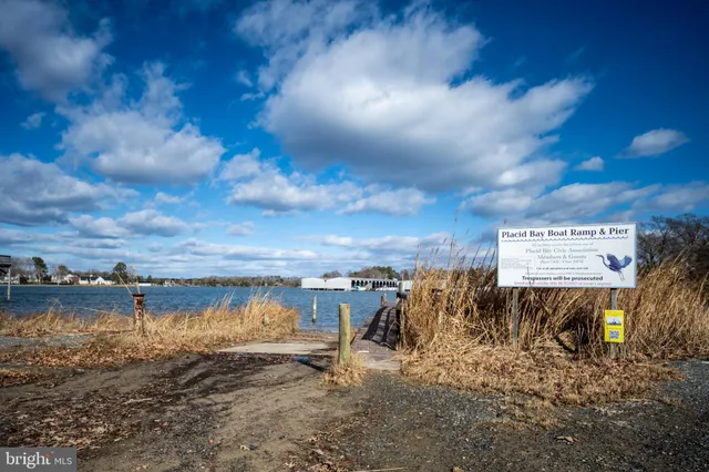 $303,000 | 218 Shorewood Drive, Colonial Beach, VA 22443