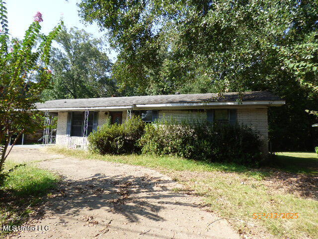 11 Woodside Court Natchez, MS 39120 - Photo 1 of 7 FRONT VIEW