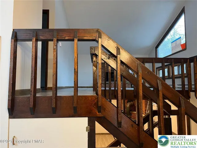 a view of an outdoor space