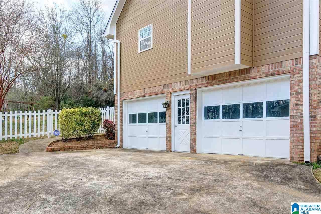 5957 Amber Hills Road Birmingham, AL 35210 - Photo 4 of 26