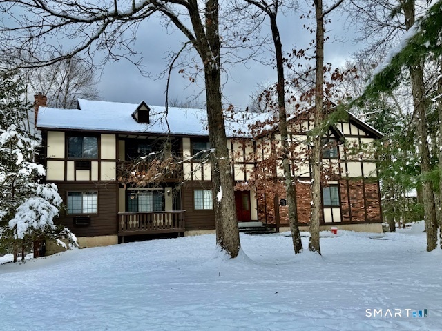 4 Arlington Court, Unit 4 Brookfield, CT 06804 - Photo 1 of 21 a view of a building with a tree