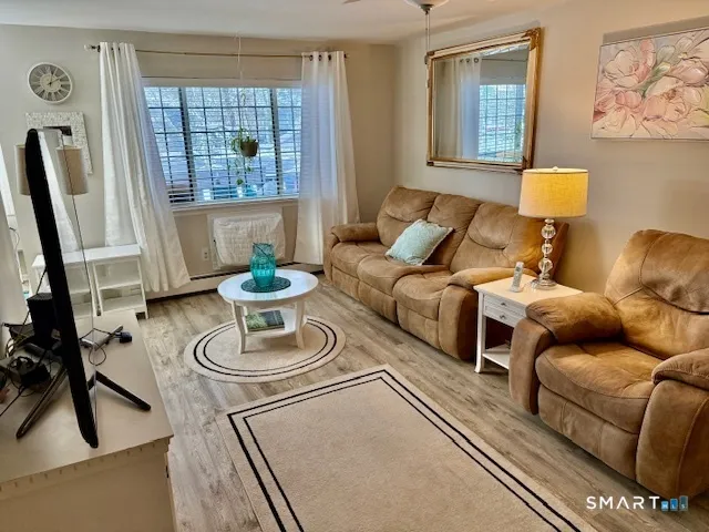 $260,000 | 4 Arlington Court, Unit 4, Brookfield, CT 06804