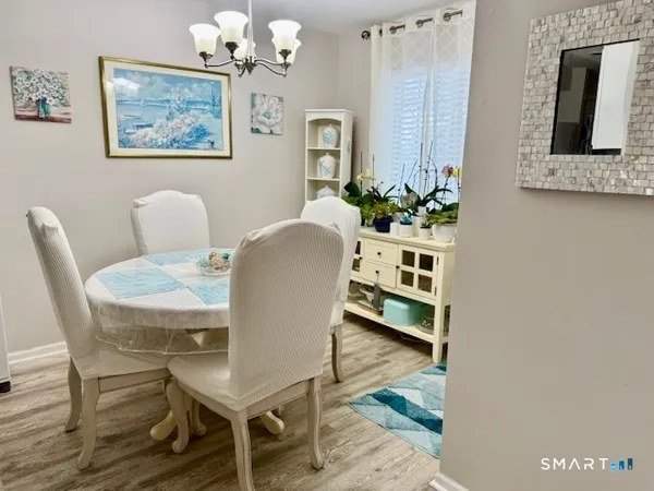 $260,000 | 4 Arlington Court, Unit 4, Brookfield, CT 06804