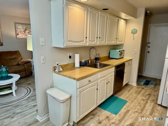 $260,000 | 4 Arlington Court, Unit 4, Brookfield, CT 06804