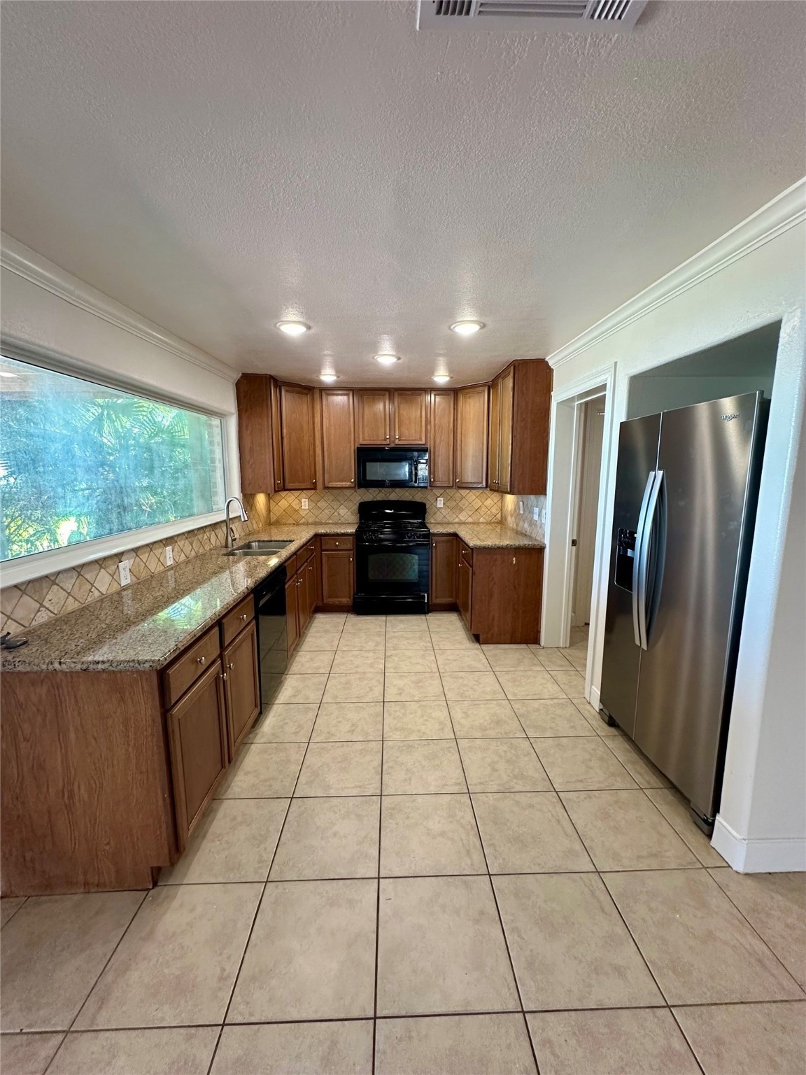 415 2nd Street San Leon, TX 77539 - Photo 10 of 19
