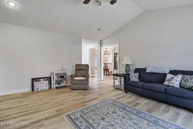 $319,900 | 93 Tower Way, Allardt, TN 38504