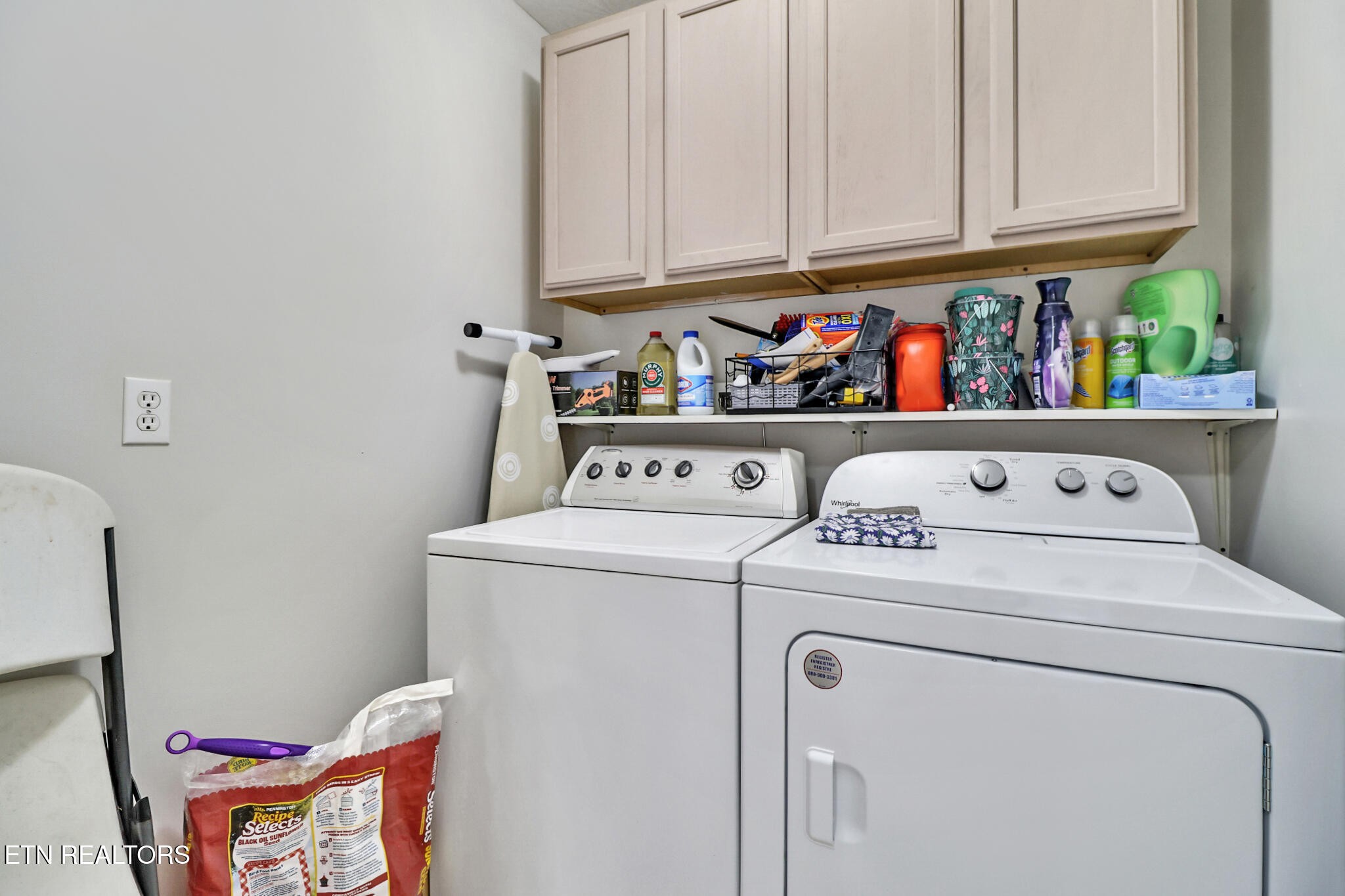 93 Tower Way Allardt, TN 38504 - Photo 23 of 40 a utility room with dryer and washer