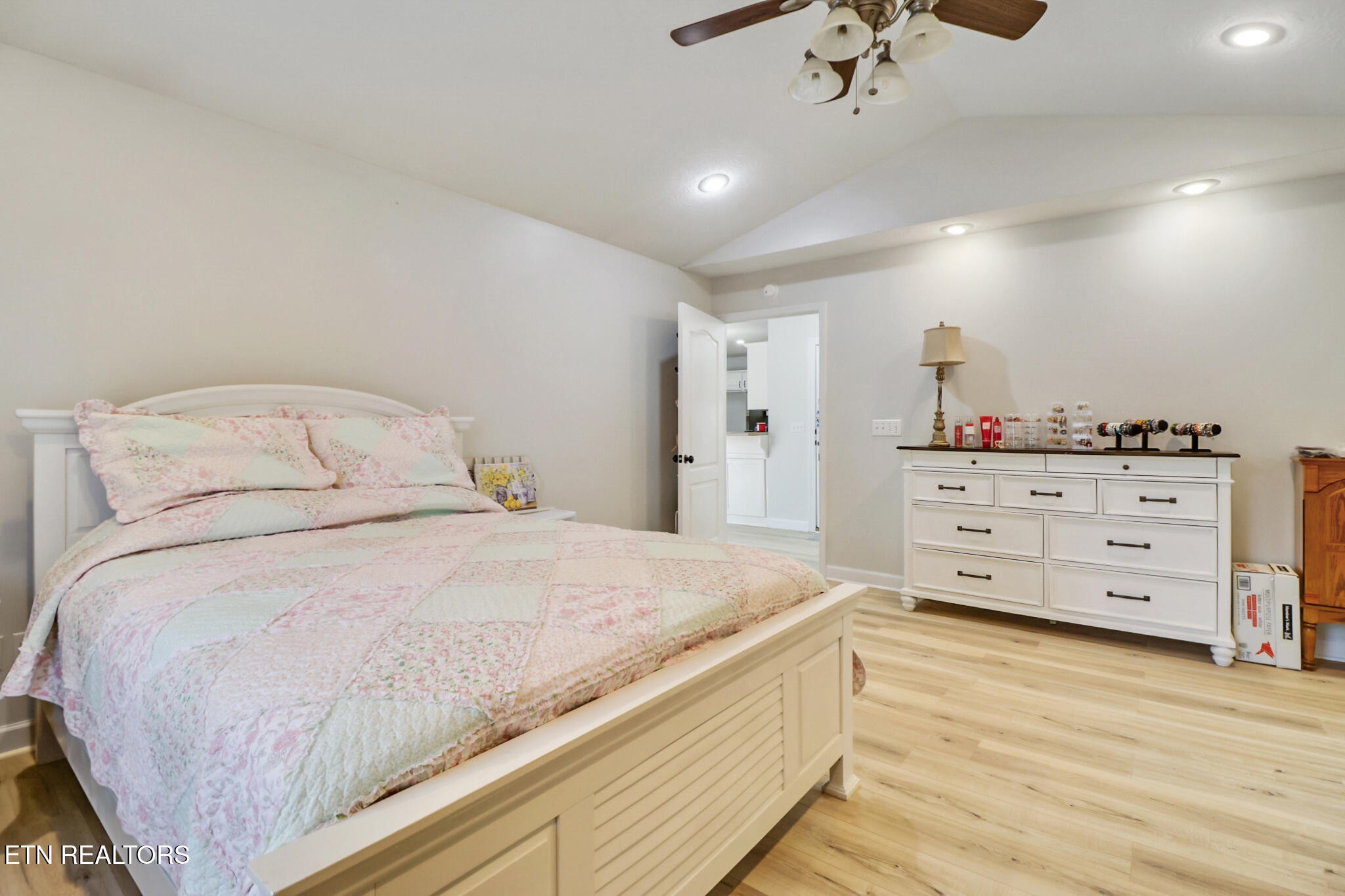 93 Tower Way Allardt, TN 38504 - Photo 26 of 40 a bedroom with a bed and a dresser